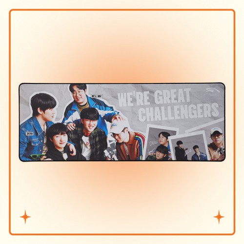 [HLE] 25 HLE Slogan Desk Pad